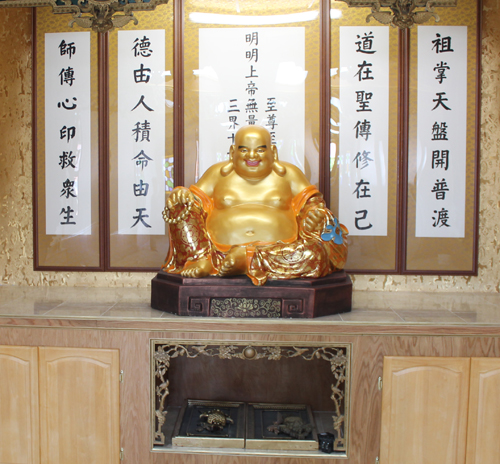 Statue of Buddah at Emperor's Palace