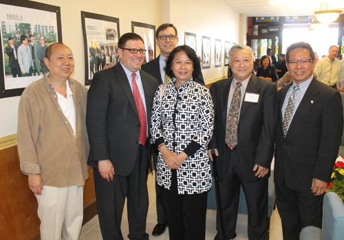 Zhongshan Delegation and Cleveland leaders at grand opening