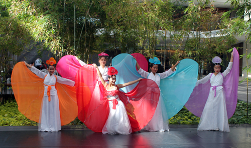 Cleveland Contemporary Chinese Culture Association (CCCCA)  dancers