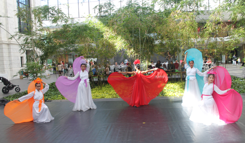 Cleveland Contemporary Chinese Culture Association (CCCCA)  dancers