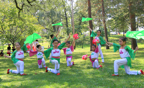 Dancers in Chinese Cultural Garden on One World Day