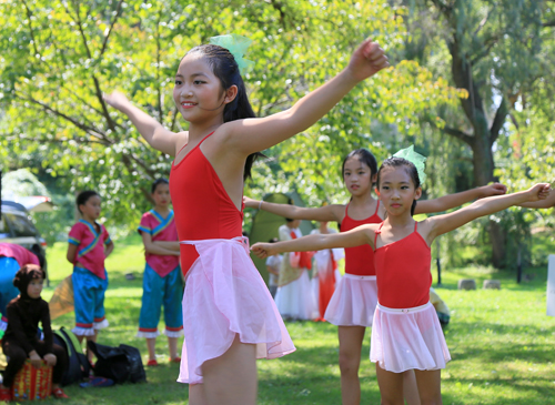 Dancers in Chinese Cultural Garden on One World Day
