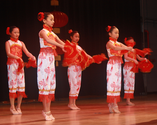 Students from the Great Wall Enrichment Center performed a Qiao Ya Chinese Dance