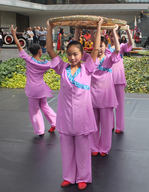 Ling Yun Rising Star dancers in purple