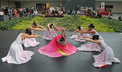 Ling Yun Rising Star dancers
