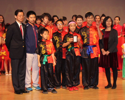 Awardees posing with Provost Dr. Jianping Zhu and CI Associate Director  Xuhong Zhang