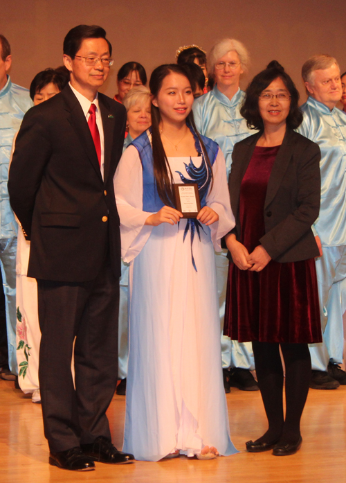 Awardees posing with Provost Dr. Jianping Zhu and CI Associate Director  Xuhong Zhang