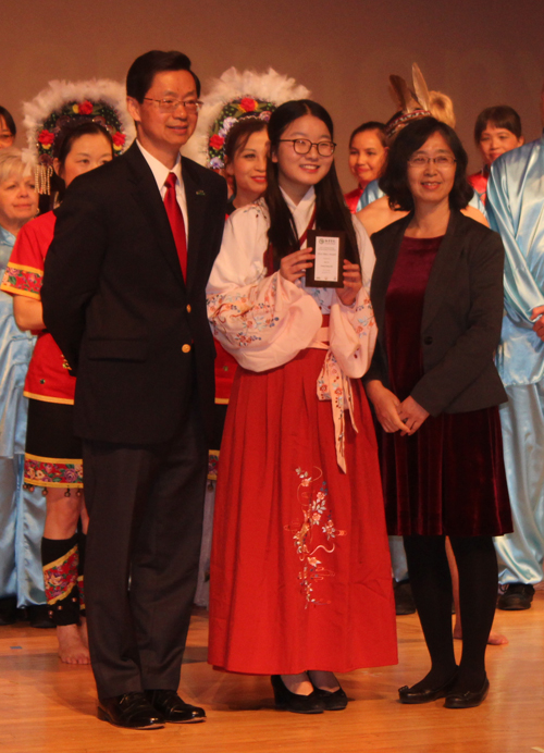 Awardees posing with Provost Dr. Jianping Zhu and CI Associate Director  Xuhong Zhang