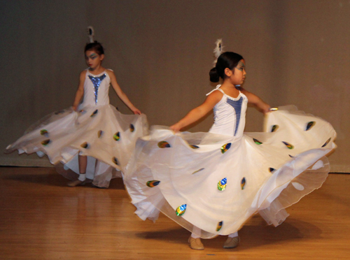 Peacock Dance from young girls from Yanlai Dance Academy