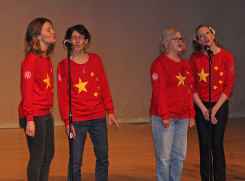 singing group of Chinese language learners who performed Zhong Guo Hua