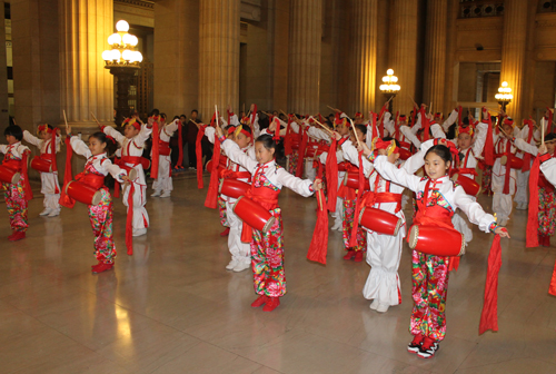 Schuicheyuan Primary School students perform