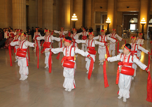 Schuicheyuan Primary School students perform