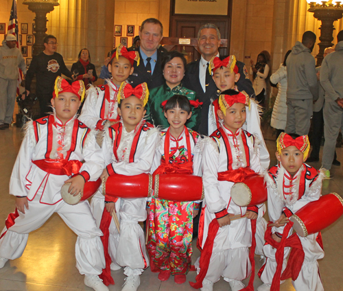 Schuicheyuan Primary School students with Cleveland Fire Chief Angelo Calvillo