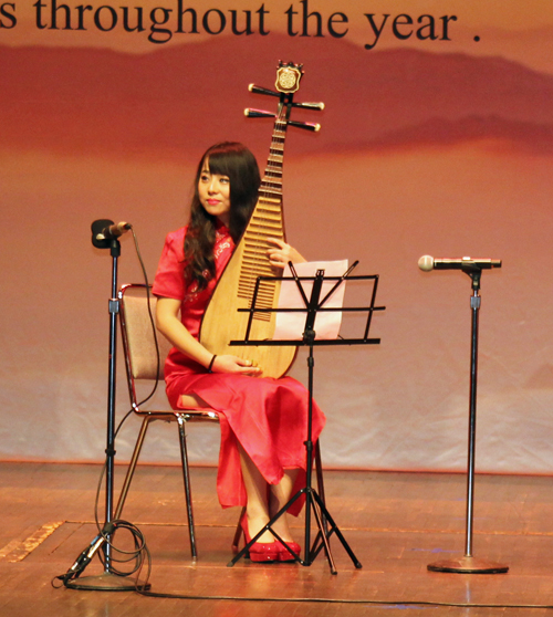 Qiming Zhu, Tania Li and Joanna Li from Ohio Contemporary Chinese School performed Chinese Folk Music Ensemble 