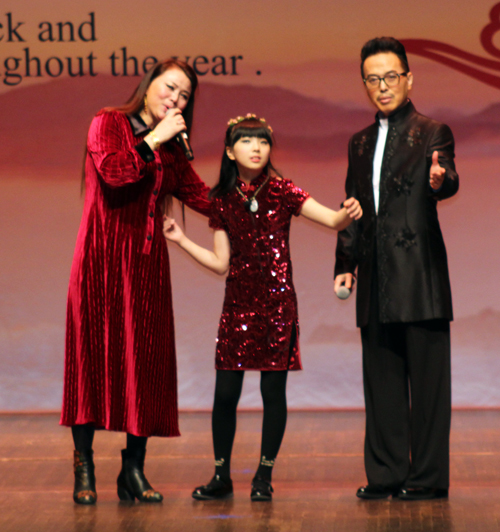 Song by the Art Troupe of the Cleveland Contemporary Chinese Culture Association featuring Martial Arts Legend Jichen Sheng, Lei Hong and Jie Sheng.