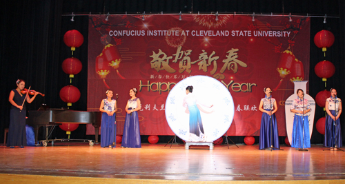 A Chinese Green Flower Porcelain Dance also known as Blue and White Porcelain