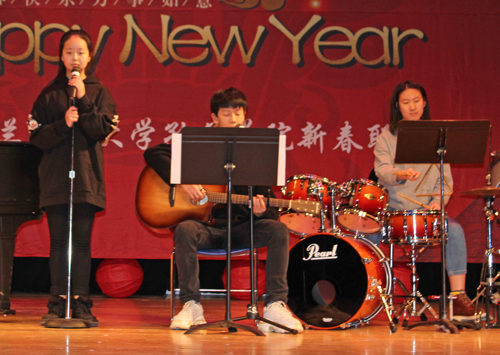 Students from the Western Reserve Academy performed Yun Yan Cheng Yu 
