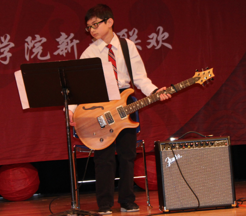 Students from the Westlake Chinese Cultural Association performed Shepherd Song on guitar and piano 