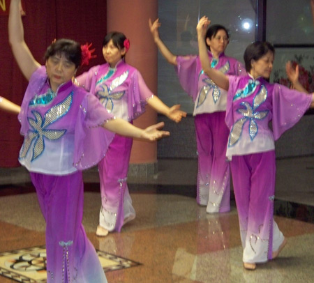 Westlake Chinese School dancers