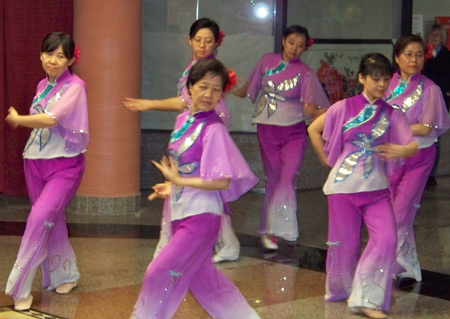 Westlake Chinese School dancers