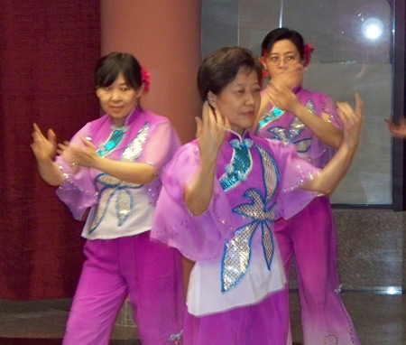 Westlake Chinese School dancers