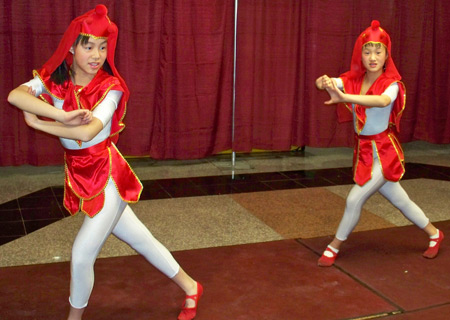 2 young Chinese girl students of Connie Zhang acrobats