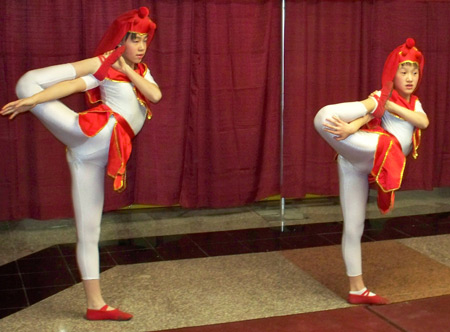 2 young Chinese girl students of Connie Zhang acrobats