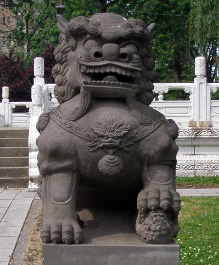 Chinese Lion statue at Chinese Cultural Garden