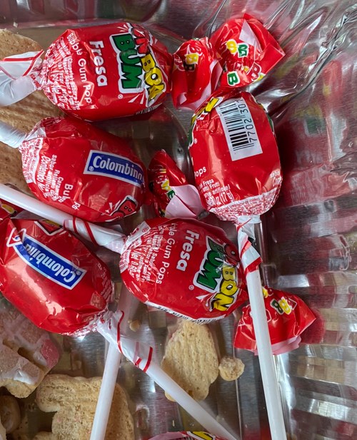 Colombian Independence Day picnic gum pops