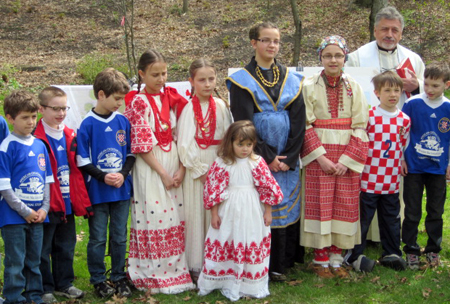 Croatian children with Father Zvonko Blasko