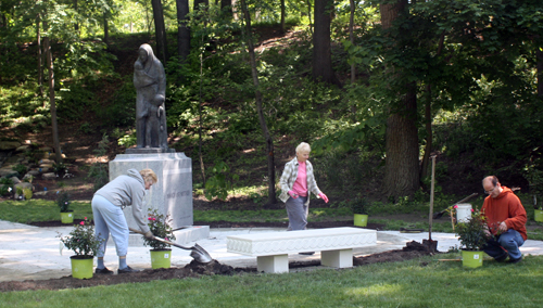 Croatian Garden workers