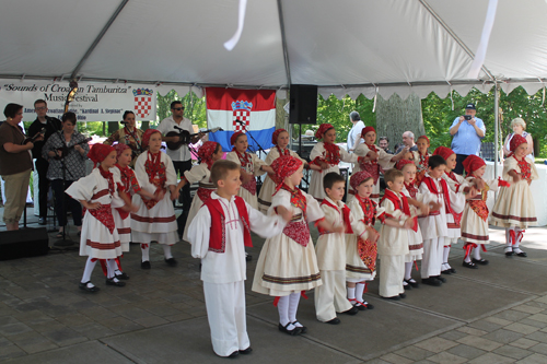 Cleveland Croatian young people performing