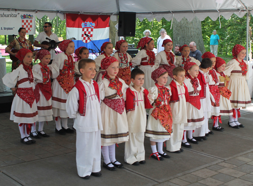 Cleveland Croatian young people performing