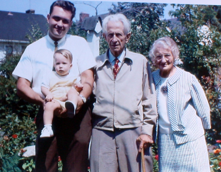 Edwin Jirouch photo of family visit to Frank Jirouch in 1967