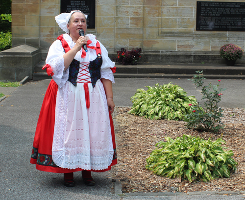 Marjorie Juba sang the Czech part of the Czechoslovakia national anthem