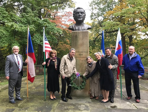 At the Duchnovich bust in the Rusin Garden