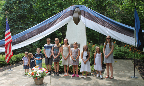 Young people at the Estonian monument