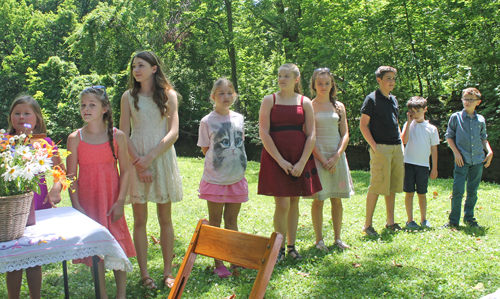 Erika Puussaar and Teevi Champa with some of the youngsters