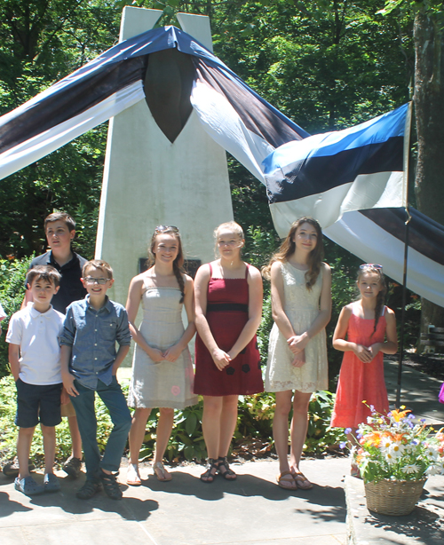 Youngsters at the monument