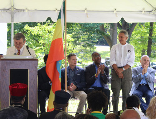 Dr. Carl Robson recognizes mosaic artist Ernesto Spinelli