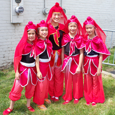 Chinese girl acrobats