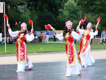 Cleveland Contemporary Chinese Culture Association Dancers