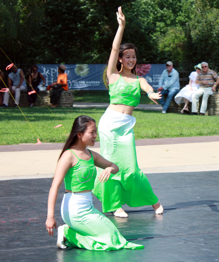 Cleveland Contemporary Chinese Culture Association Dancers