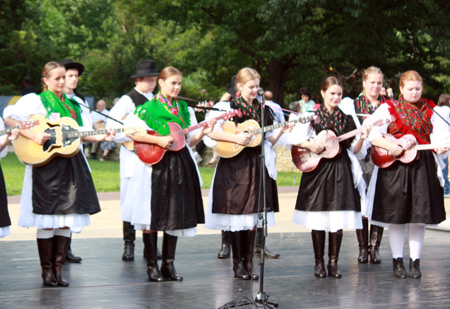 Croatian Music and Dance from Cleveland Junior Tamburitzans