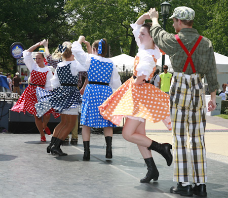 PIAST Polish Folk Song and Dance Ensemble