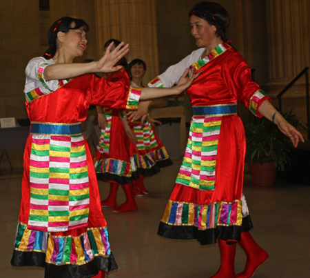 Traditional Chinese Dancers