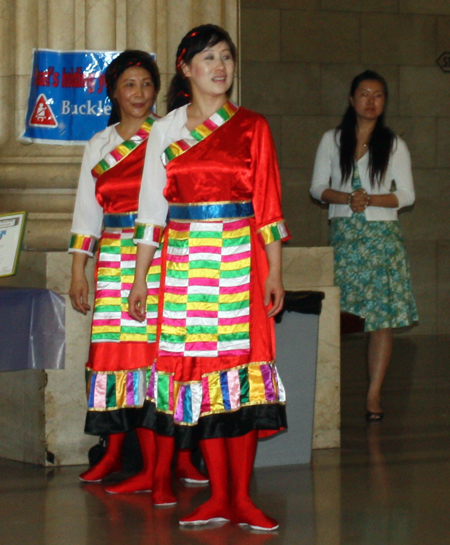 Traditional Chinese Dancers