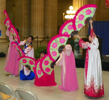 traditional Korean Fan Dance