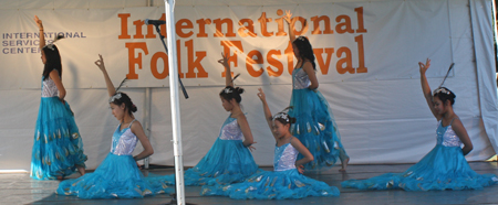 Peacock dance from Cleveland Contemporary Chinese Culture Association (CCCCA) Art Troupe