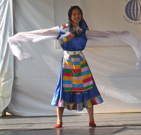 Tibetan Dance from CCCCA dancers